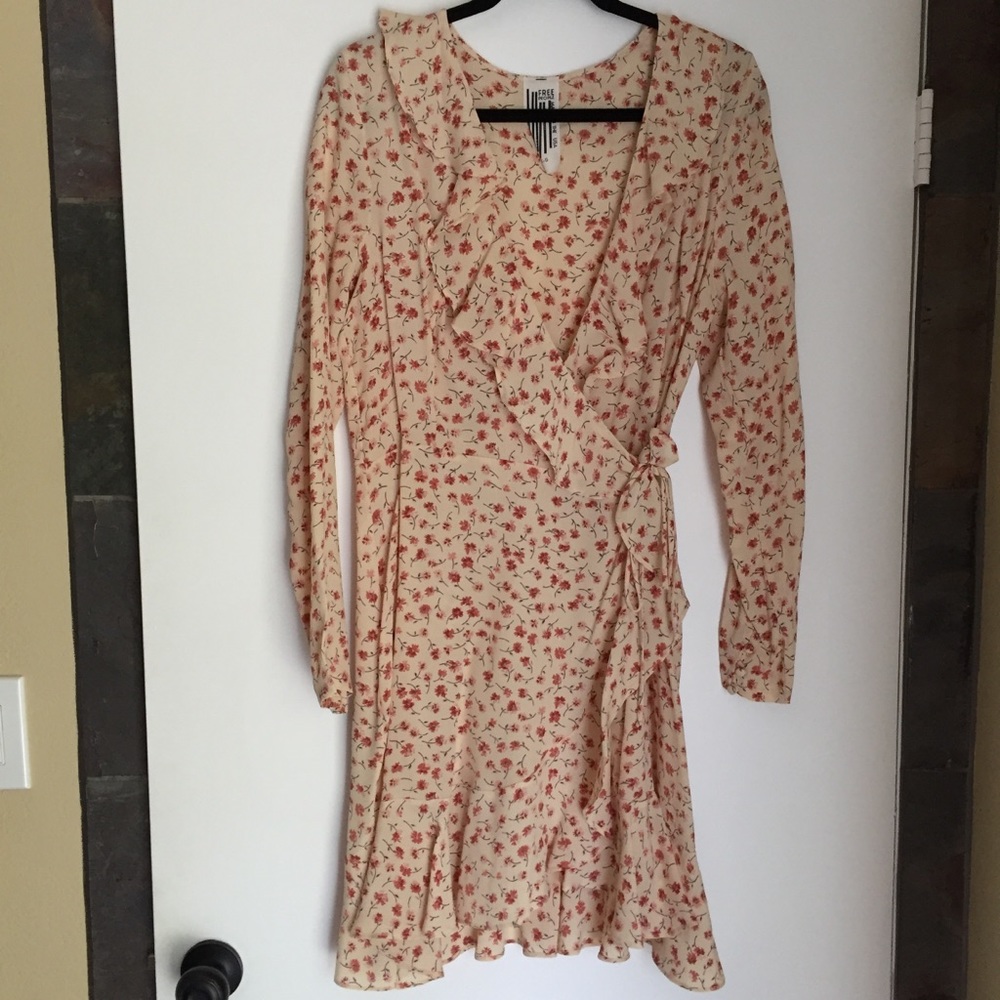 NWT 🥀 FREE PEOPLE Cream Floral Wrap Dress